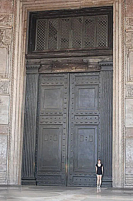 Самые древние двериа