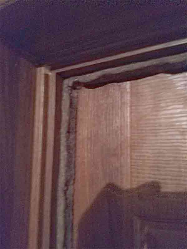Деревянная накладка на металлические двери