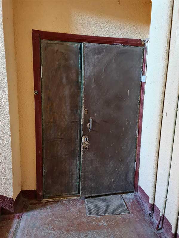 тамбурная дверь